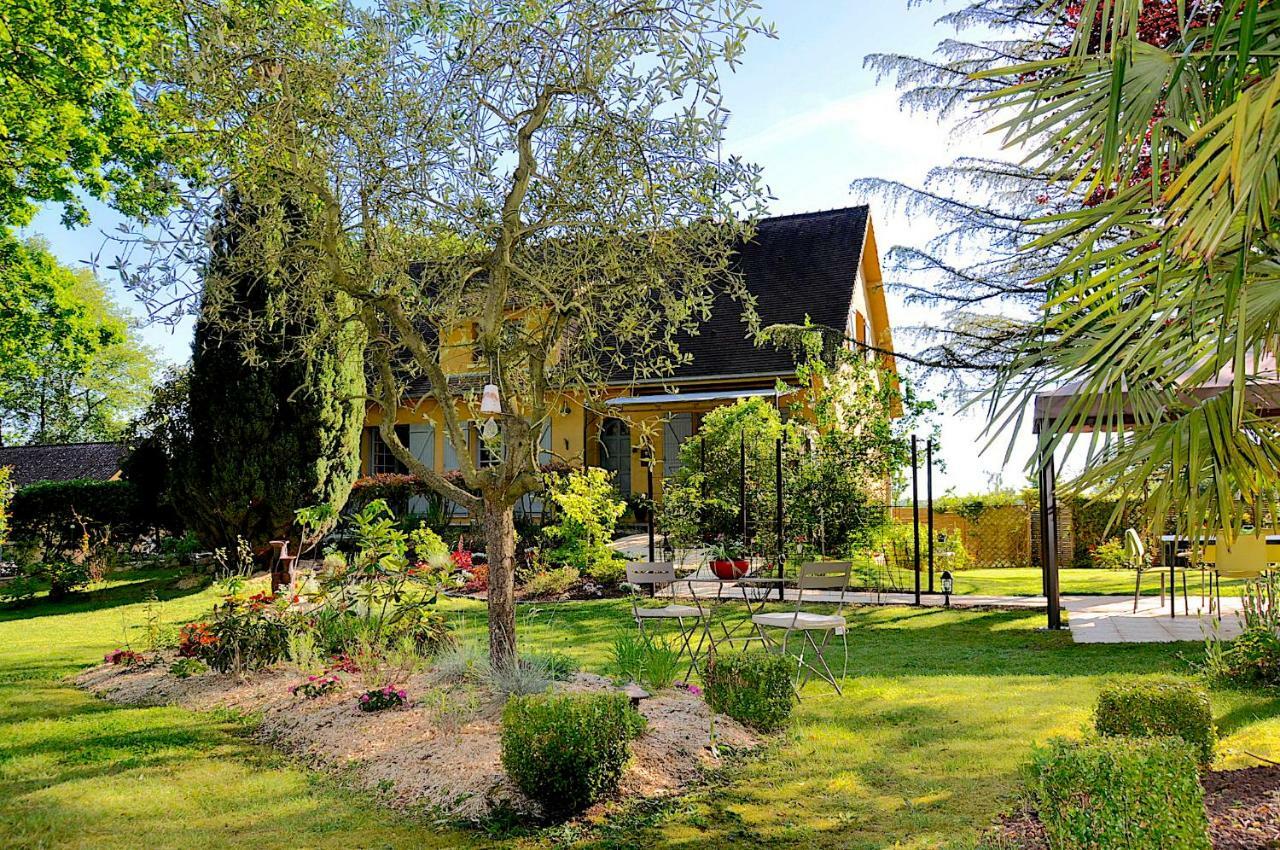 Bed and Breakfast Au Jardin de Lisa Cherreau Exterior foto